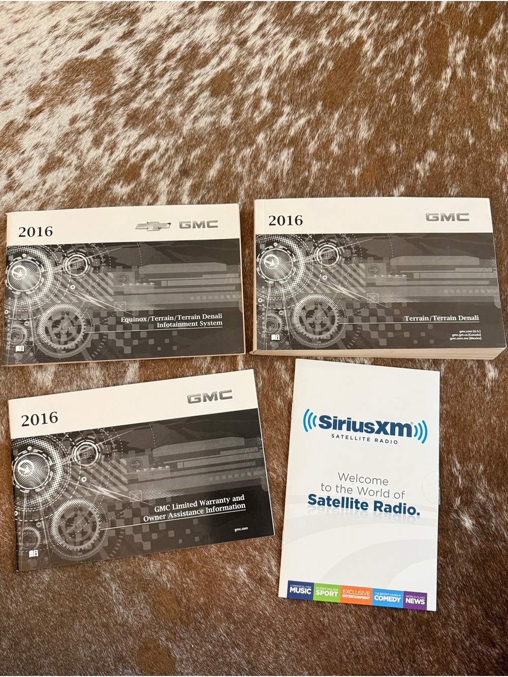 GMC 2016 Owner Manuals and SiriusXM Guide - Black/Grey
